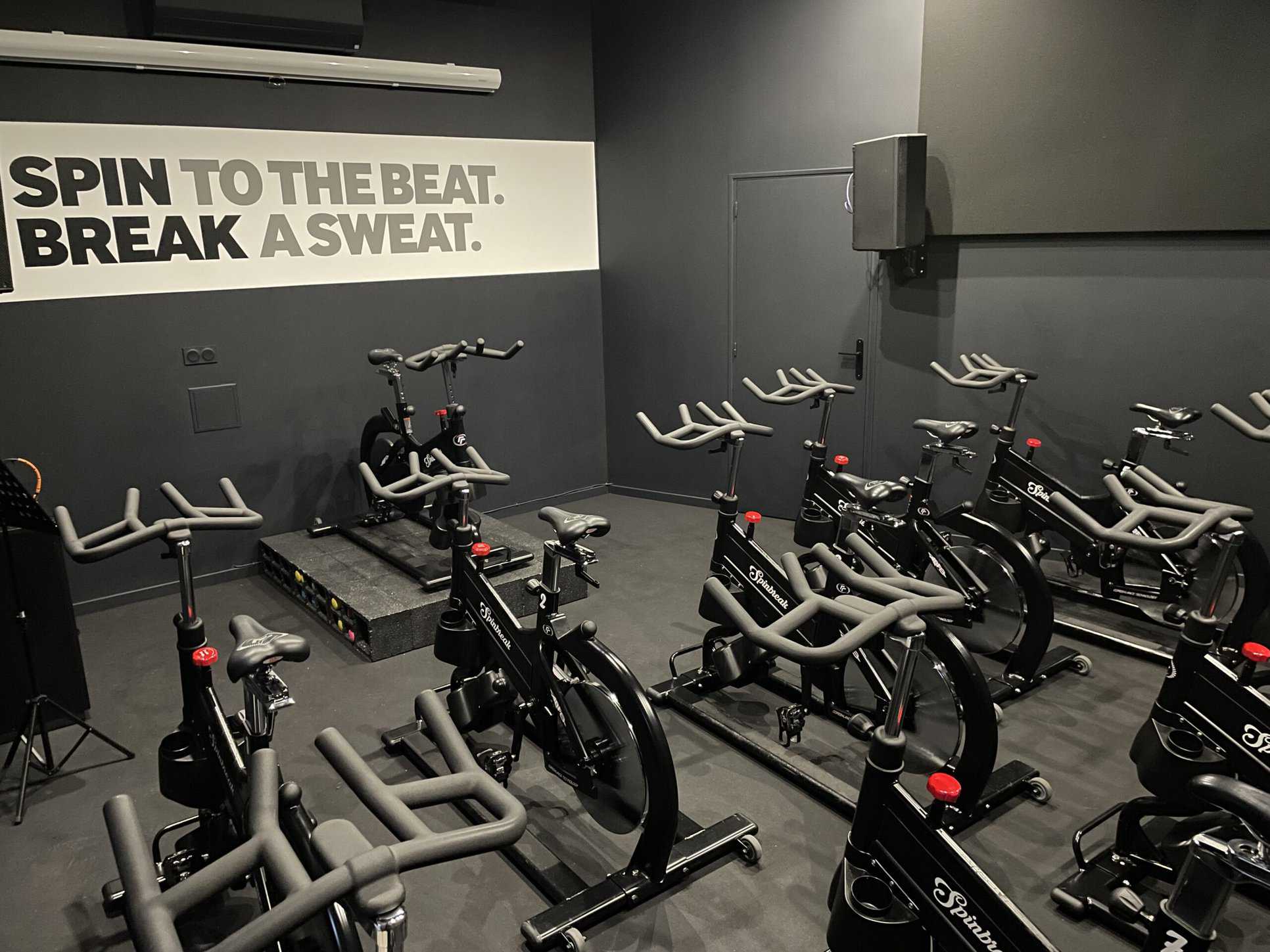 Salle spin claire